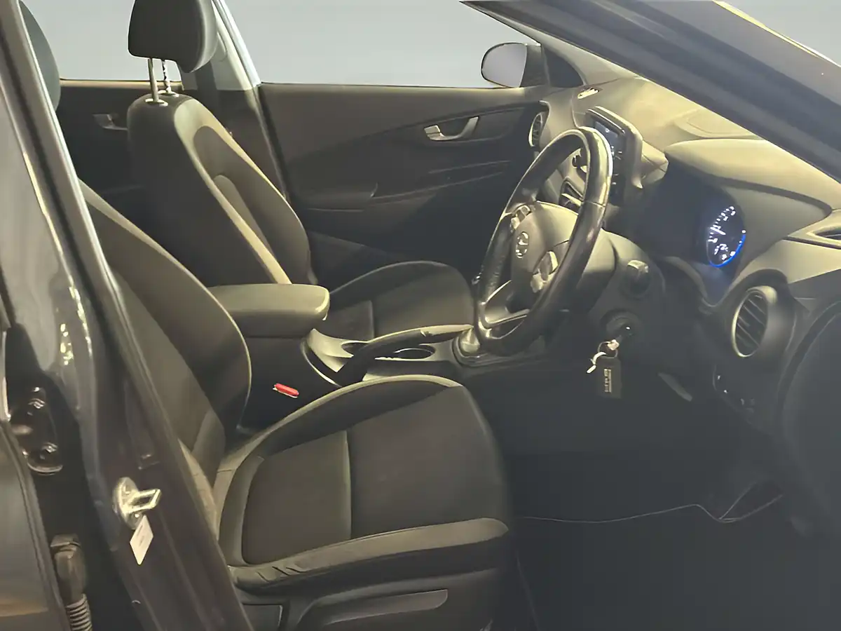Used 2018 Hyundai Kona Se Dark Knight - Interior and Exterior details 6