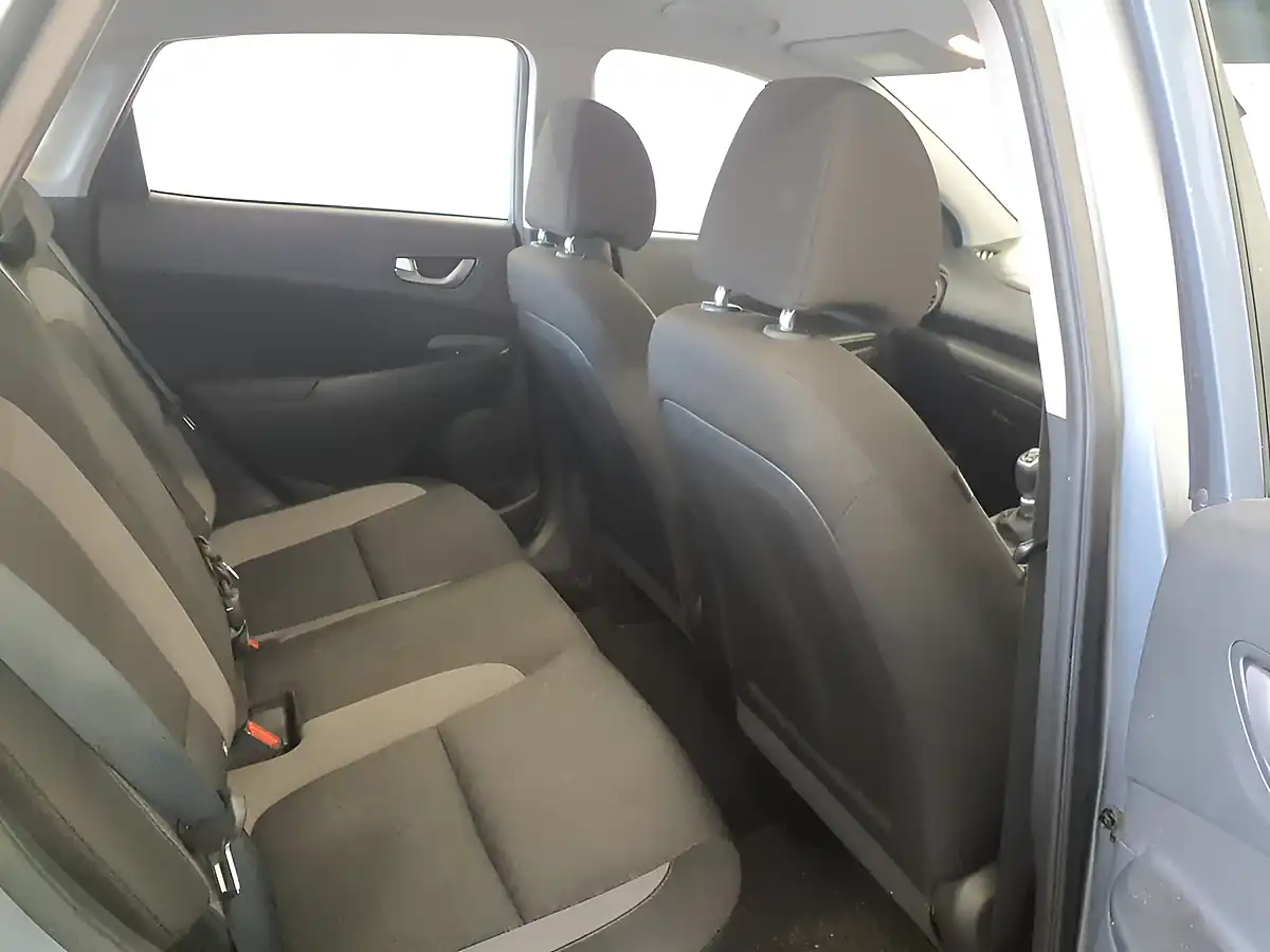 Used 2018 Hyundai Kona Se Edition Lake Silver - Interior and Exterior details 17