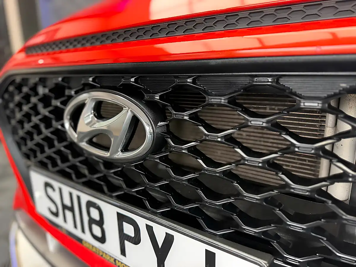Used 2018 Hyundai Kona Se Orange - Interior and Exterior details 10