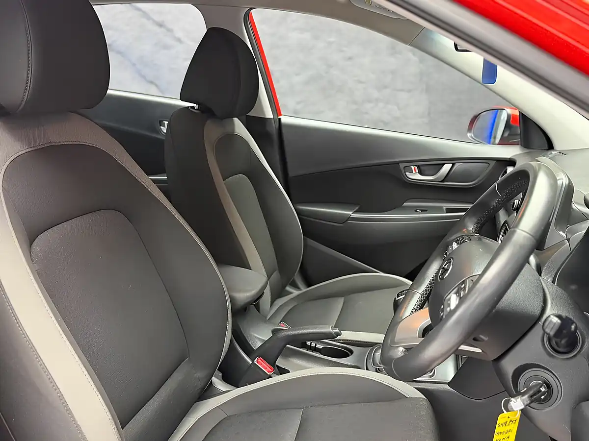 Used 2018 Hyundai Kona Se Orange - Interior and Exterior details 13
