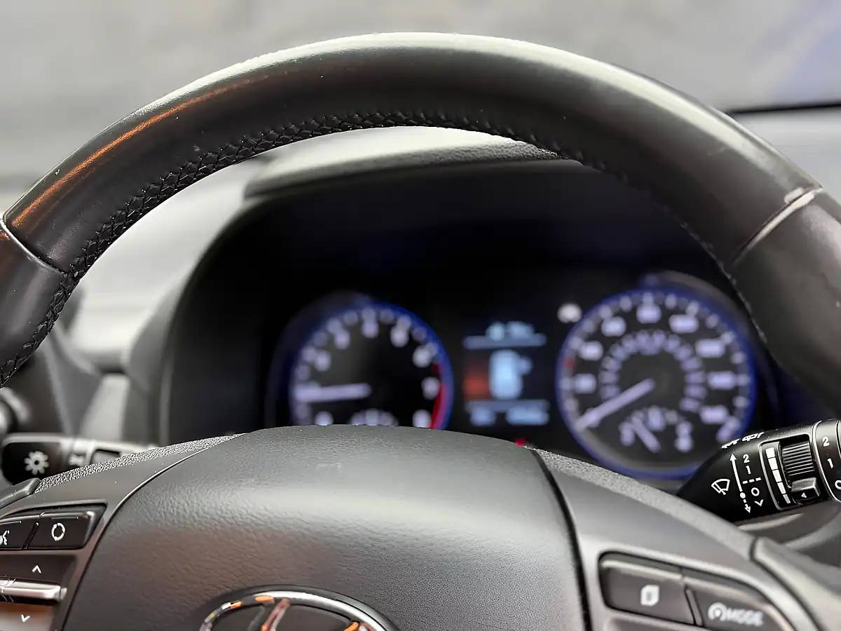 Used 2018 Hyundai Kona Se Orange - Interior and Exterior details 14