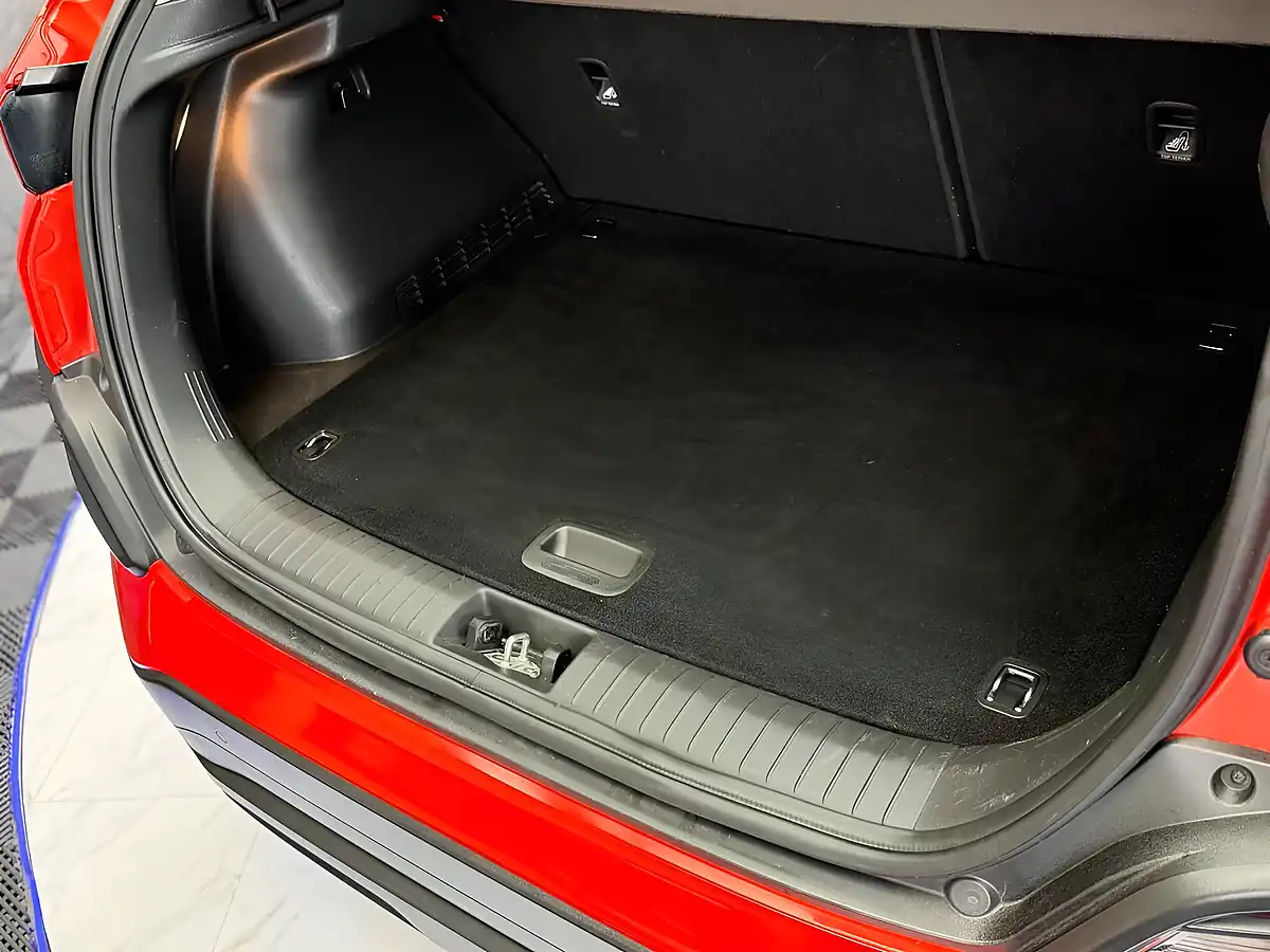 Used 2018 Hyundai Kona Se Orange - Interior and Exterior details 20