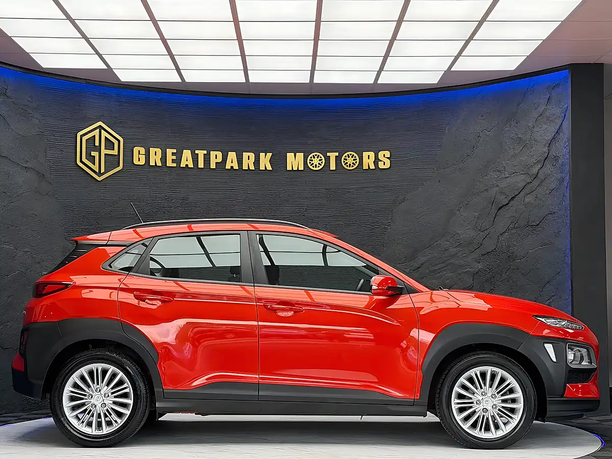 Used 2018 Hyundai Kona Se Orange - Interior and Exterior details 4