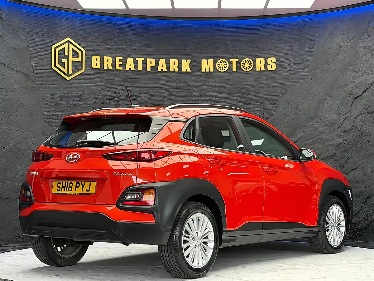 Used 2018 Hyundai Kona Se Orange - Interior and Exterior details 5