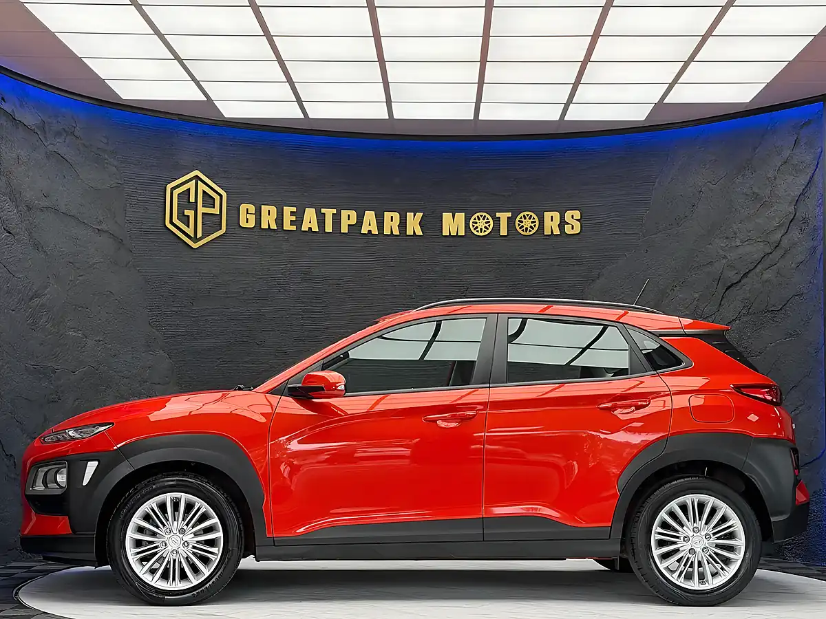 Used 2018 Hyundai Kona Se Orange - Interior and Exterior details 8