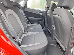 Used 2018 Hyundai Kona Se Red - Interior and Exterior details 12