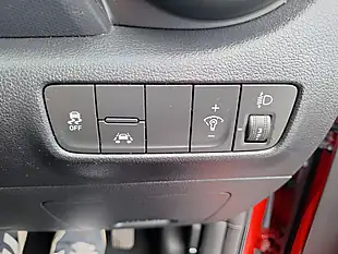 Used 2018 Hyundai Kona Se Red - Interior and Exterior details 13