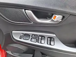 Used 2018 Hyundai Kona Se Red - Interior and Exterior details 14