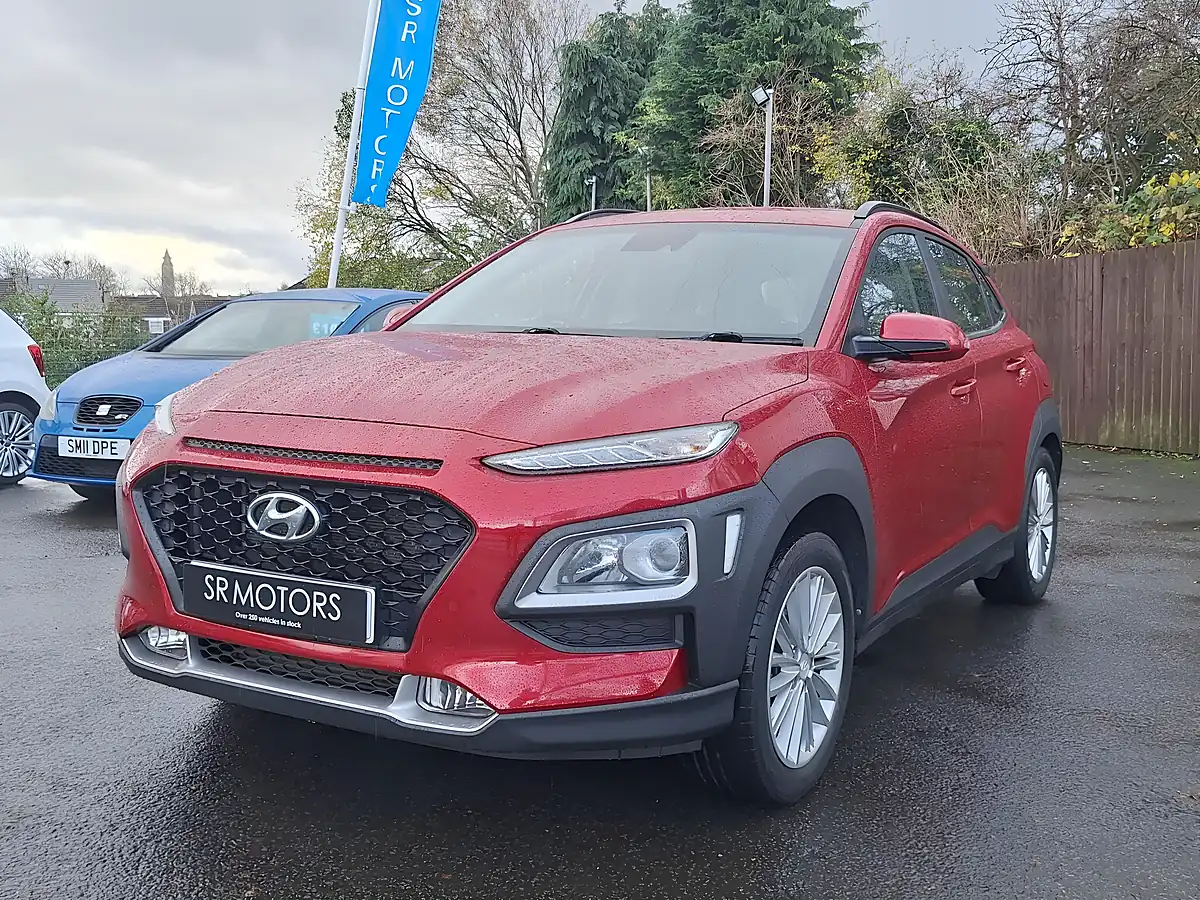 Used 2018 Hyundai Kona Se Red - Interior and Exterior details 3