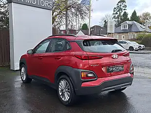 Used 2018 Hyundai Kona Se Red - Interior and Exterior details 4