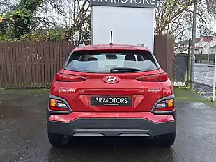 Used 2018 Hyundai Kona Se Red - Interior and Exterior details 5