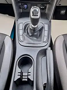 Used 2018 Hyundai Kona Se Red - Interior and Exterior details 8