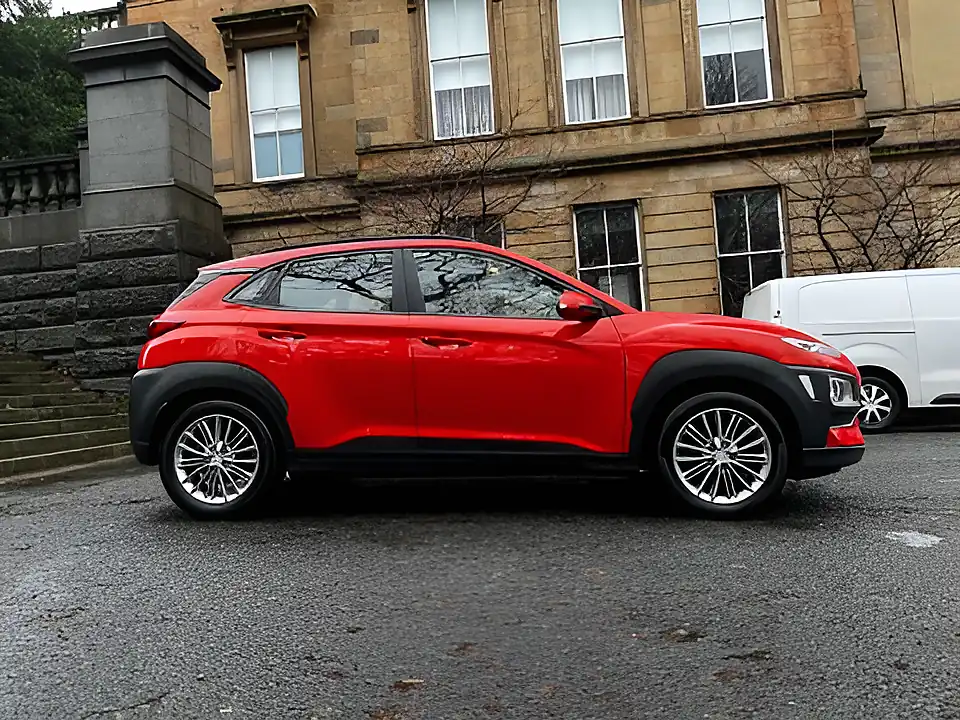 Used 2018 Hyundai Kona Se Tangerine Comet - Interior and Exterior details 6