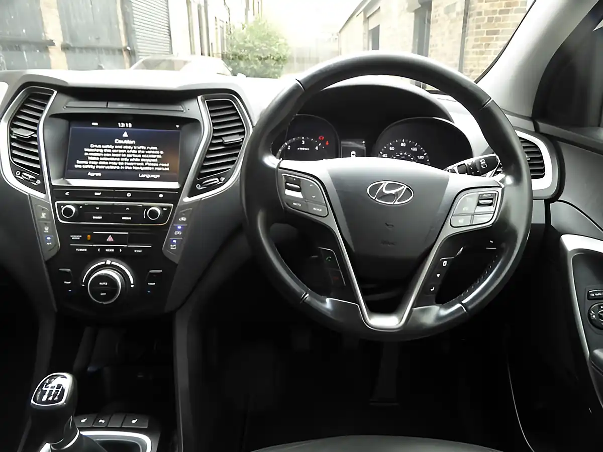 Used 2018 Hyundai Santa Fe Premium White - Interior and Exterior details 10