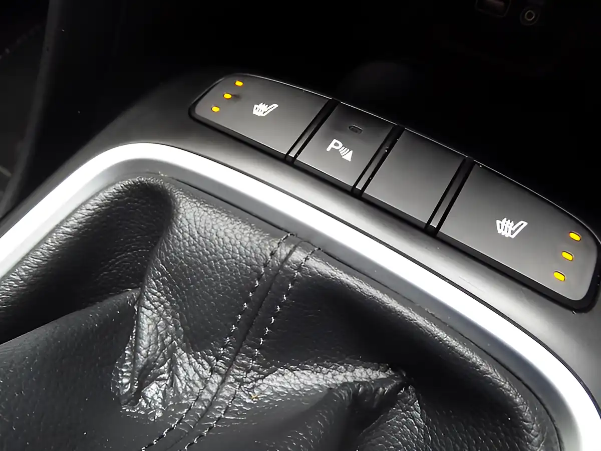 Used 2018 Hyundai Santa Fe Premium White - Interior and Exterior details 15