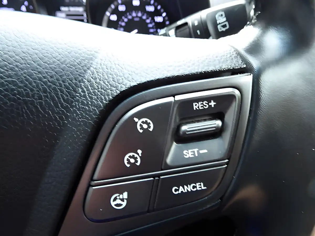 Used 2018 Hyundai Santa Fe Premium White - Interior and Exterior details 17