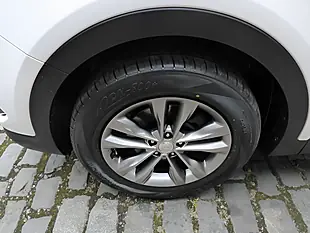 Used 2018 Hyundai Santa Fe Premium White - Interior and Exterior details 8