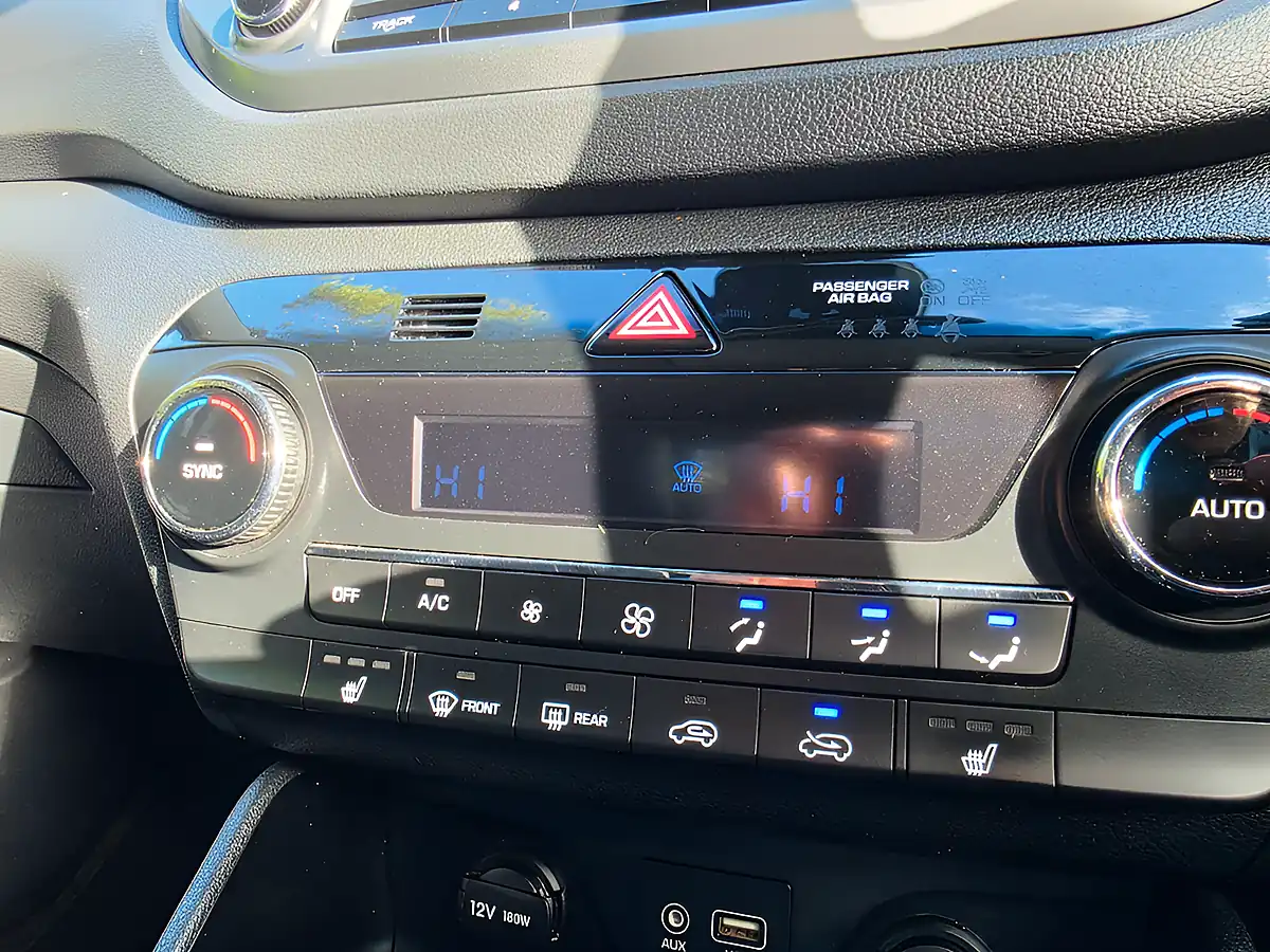 Used 2018 Hyundai Tucson Blue Drive Se White - Interior and Exterior details 17