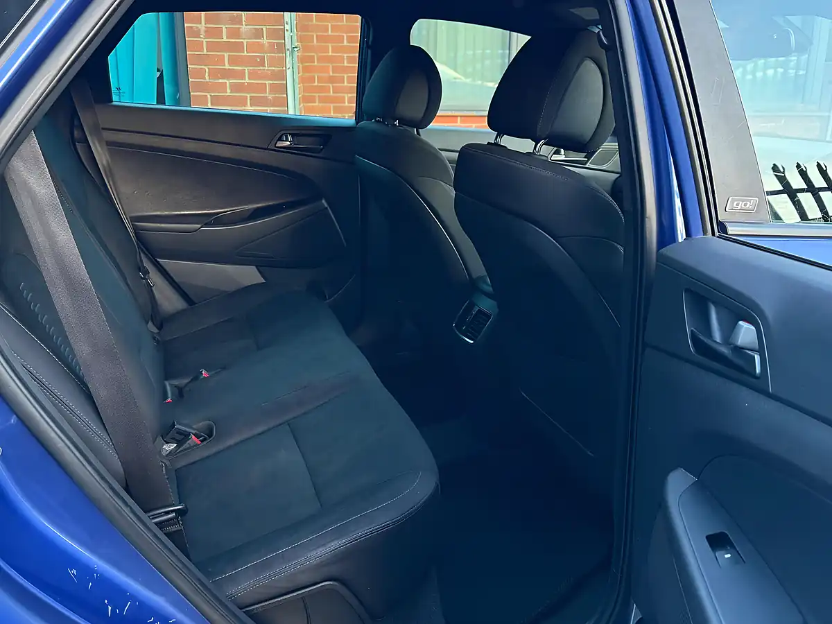 Used 2018 Hyundai Tucson Go! Se Blue - Interior and Exterior details 11