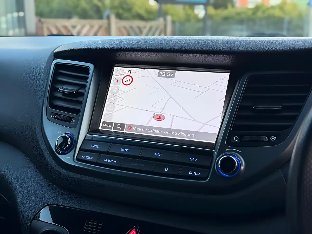 Used 2018 Hyundai Tucson Go! Se Blue - Interior and Exterior details 17