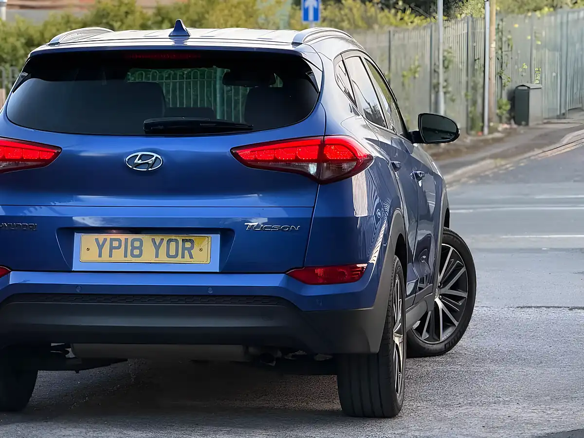 Used 2018 Hyundai Tucson Go! Se Blue - Interior and Exterior details 8