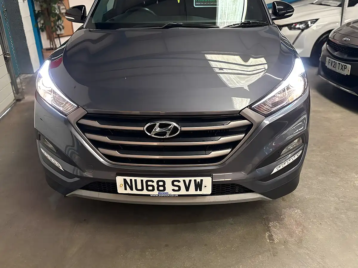 Used 2018 Hyundai Tucson Go! Se Grey - Interior and Exterior details 11