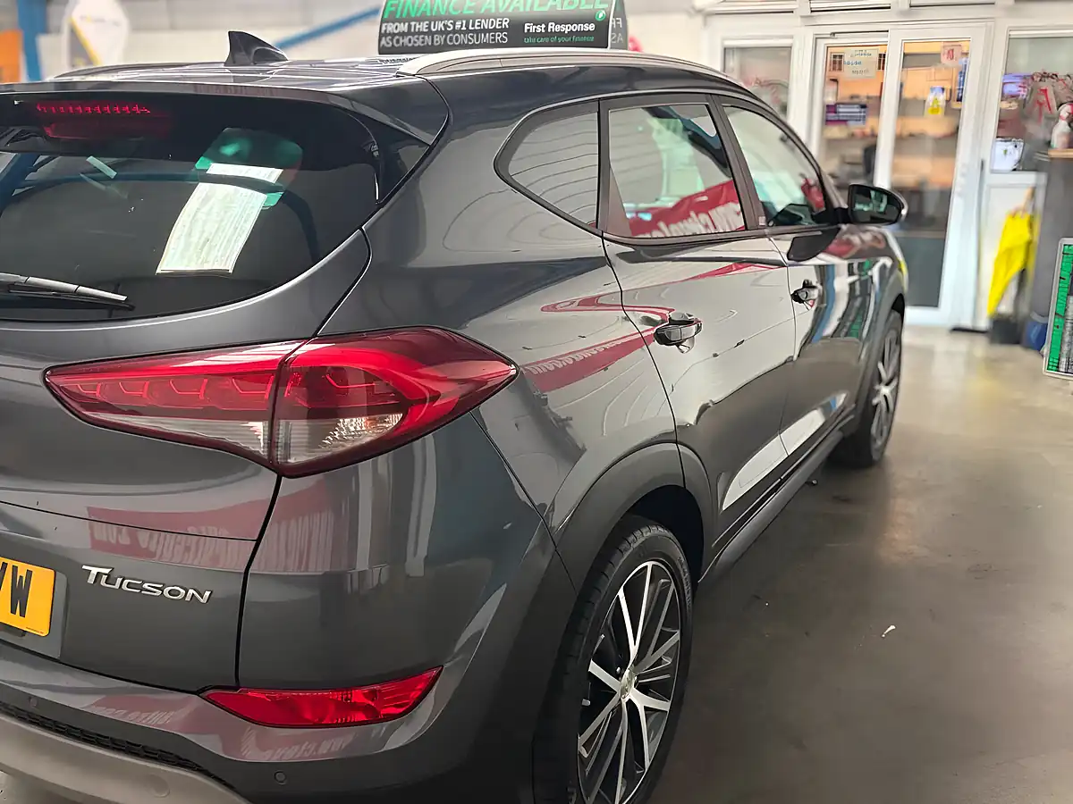 Used 2018 Hyundai Tucson Go! Se Grey - Interior and Exterior details 12