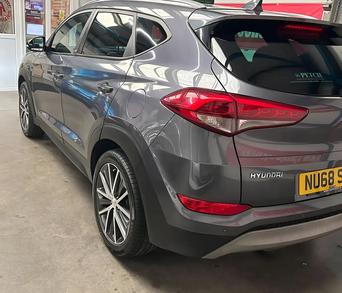 Used 2018 Hyundai Tucson Go! Se Grey - Interior and Exterior details 14