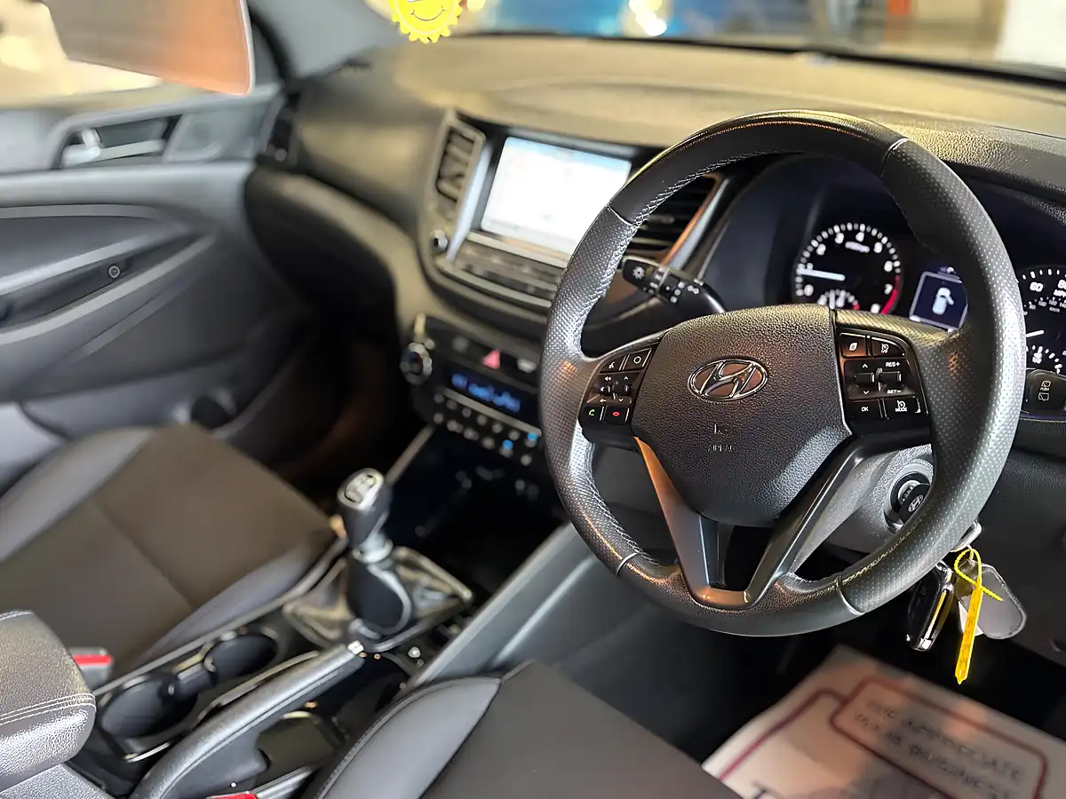 Used 2018 Hyundai Tucson Go! Se Grey - Interior and Exterior details 5