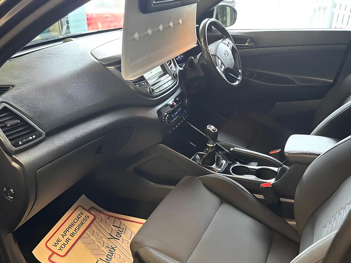 Used 2018 Hyundai Tucson Go! Se Grey - Interior and Exterior details 7
