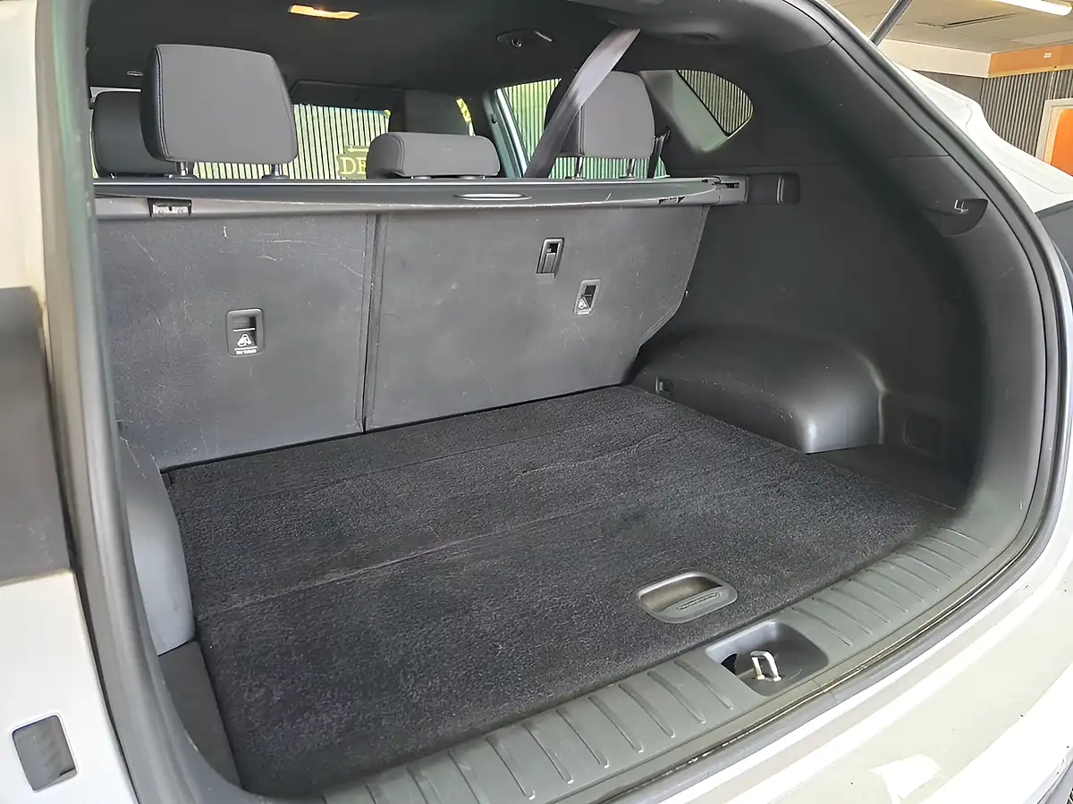 Used 2018 Hyundai Tucson Go! Se White - Interior and Exterior details 15
