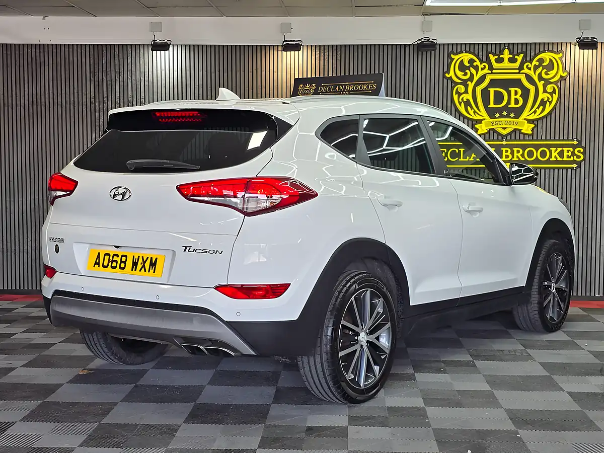 Used 2018 Hyundai Tucson Go! Se White - Interior and Exterior details 3