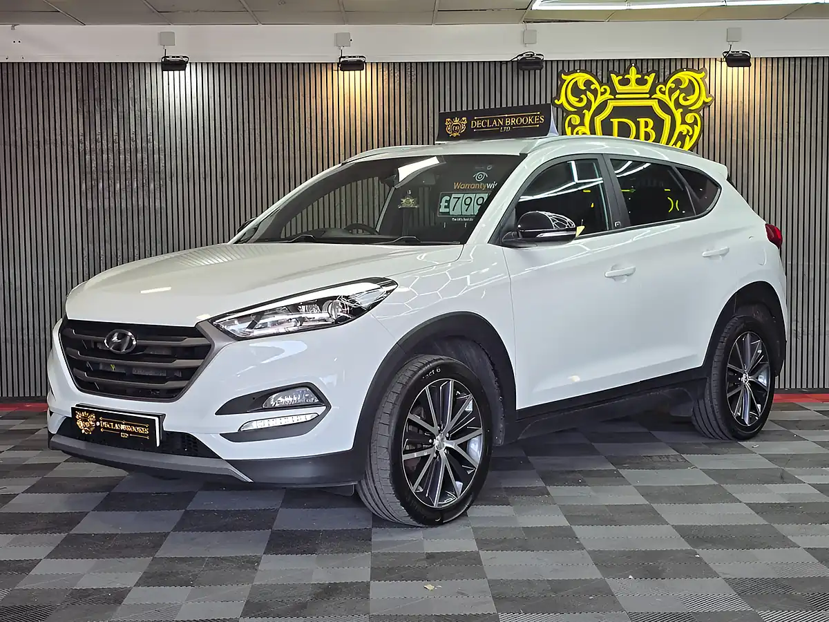 Used 2018 Hyundai Tucson Go! Se White - Interior and Exterior details 7