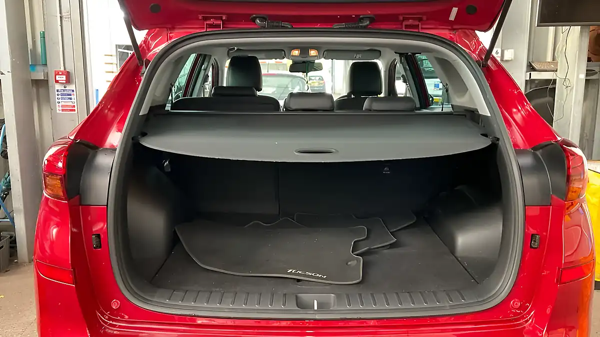 Used 2018 Hyundai Tucson Premium Red - Interior and Exterior details 13