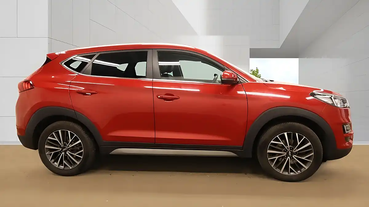 Used 2018 Hyundai Tucson Premium Red - Interior and Exterior details 8