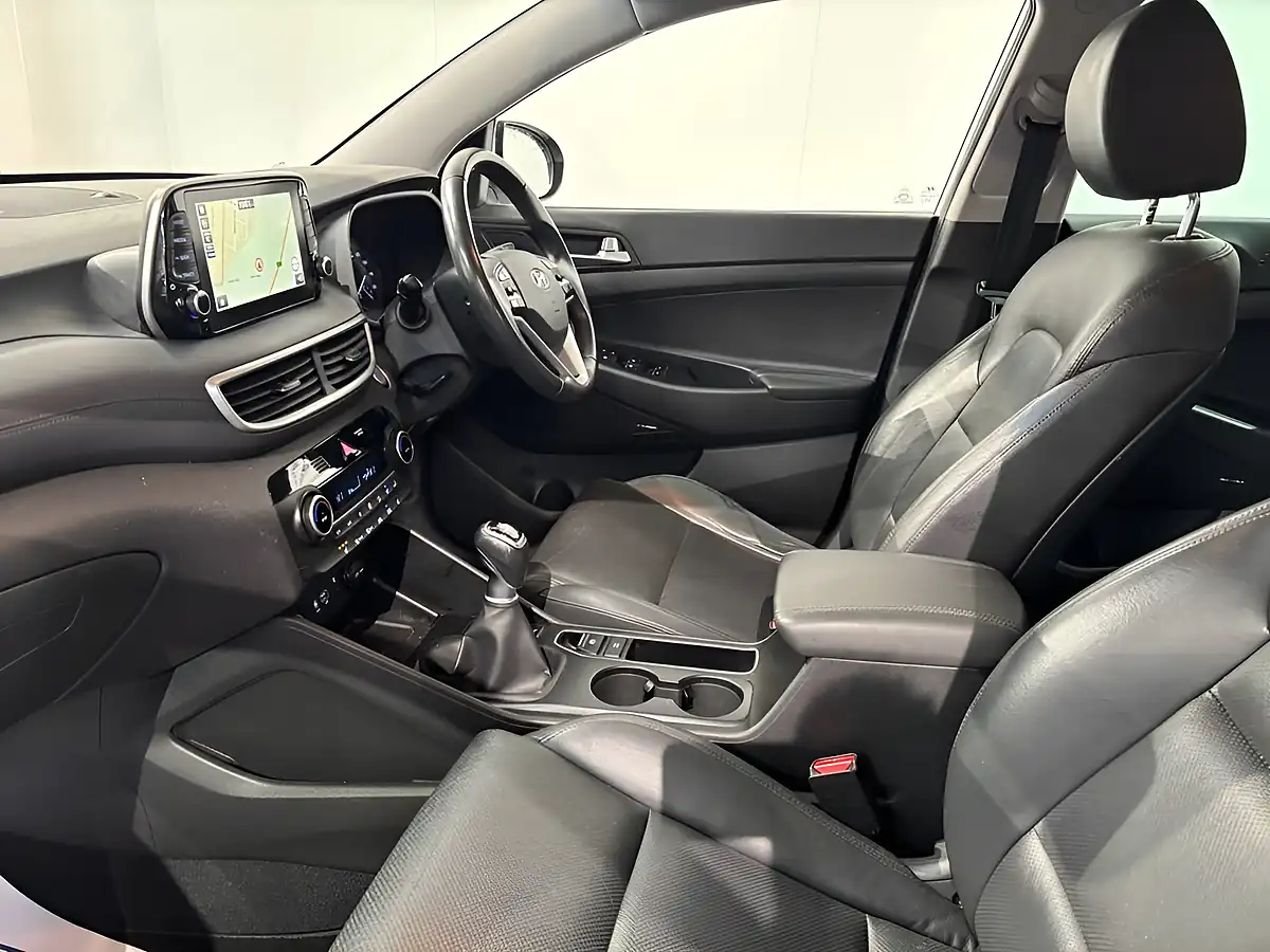 Used 2018 Hyundai Tucson Premium White - Interior and Exterior details 11