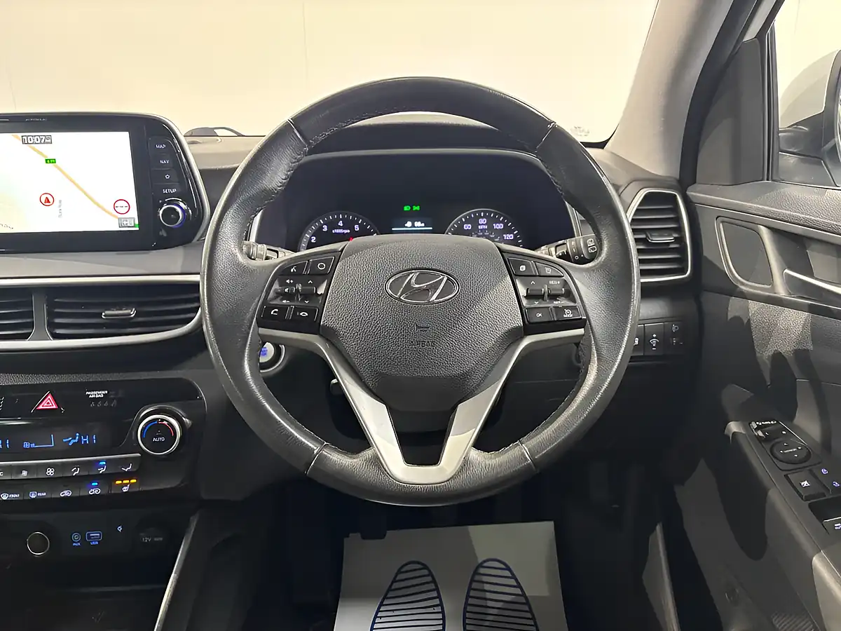 Used 2018 Hyundai Tucson Premium White - Interior and Exterior details 14