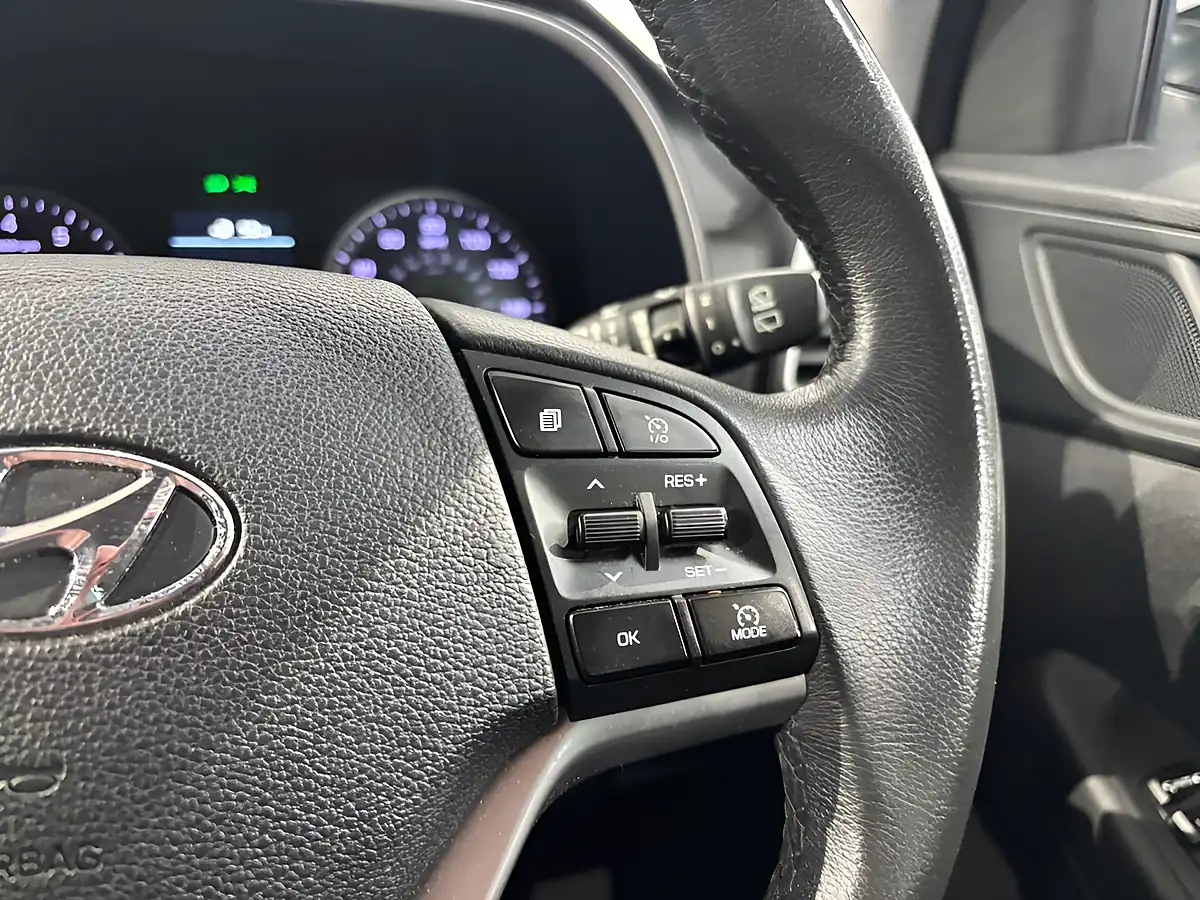 Used 2018 Hyundai Tucson Premium White - Interior and Exterior details 15