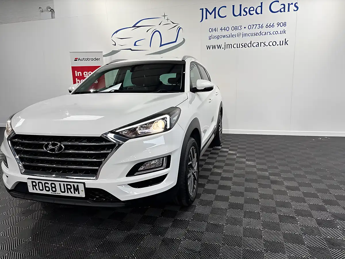 Used 2018 Hyundai Tucson Premium White - Interior and Exterior details 8