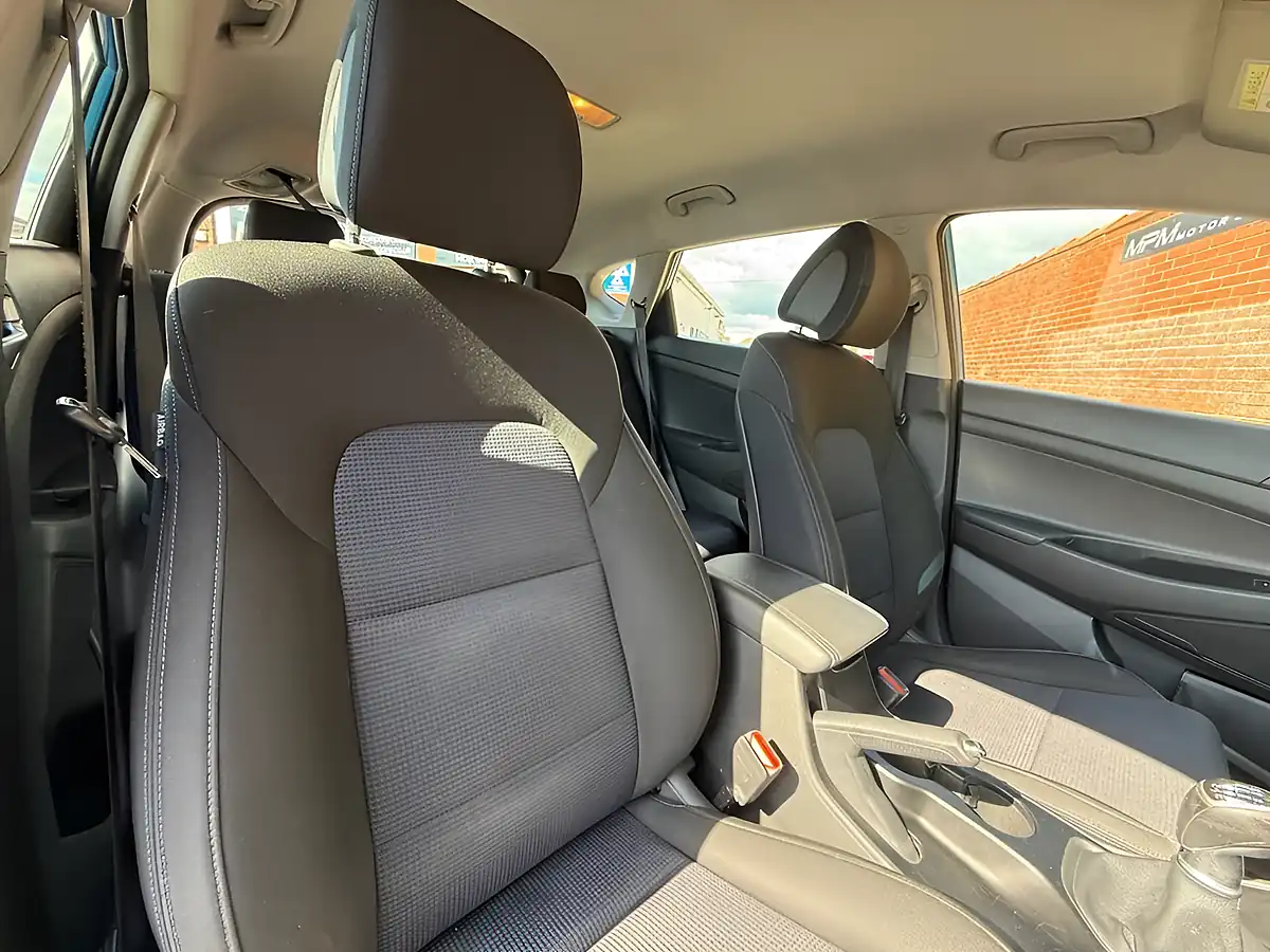 Used 2018 Hyundai Tucson Se Blue - Interior and Exterior details 10