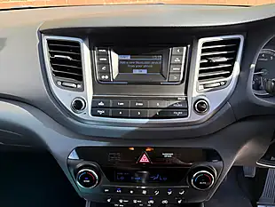 Used 2018 Hyundai Tucson Se Blue - Interior and Exterior details 11