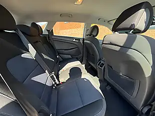 Used 2018 Hyundai Tucson Se Blue - Interior and Exterior details 12