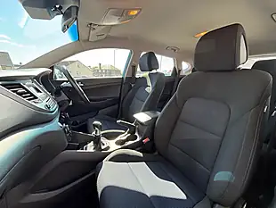 Used 2018 Hyundai Tucson Se Blue - Interior and Exterior details 14