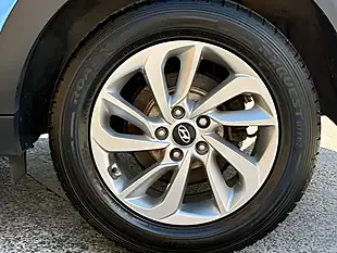 Used 2018 Hyundai Tucson Se Blue - Interior and Exterior details 17