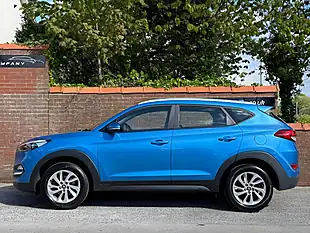 Used 2018 Hyundai Tucson Se Blue - Interior and Exterior details 4
