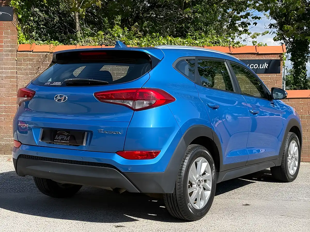 Used 2018 Hyundai Tucson Se Blue - Interior and Exterior details 5