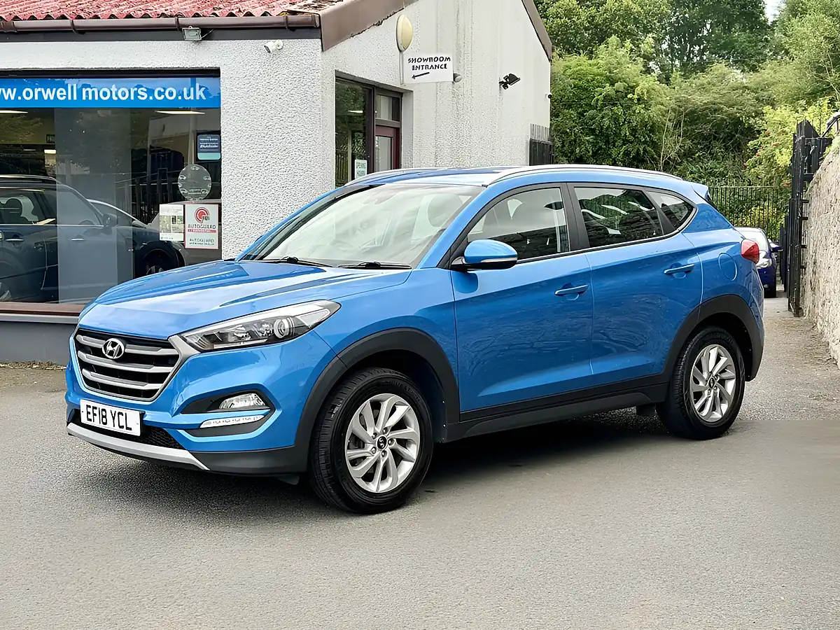Used 2018 Hyundai Tucson Se Blue - Interior and Exterior details 11