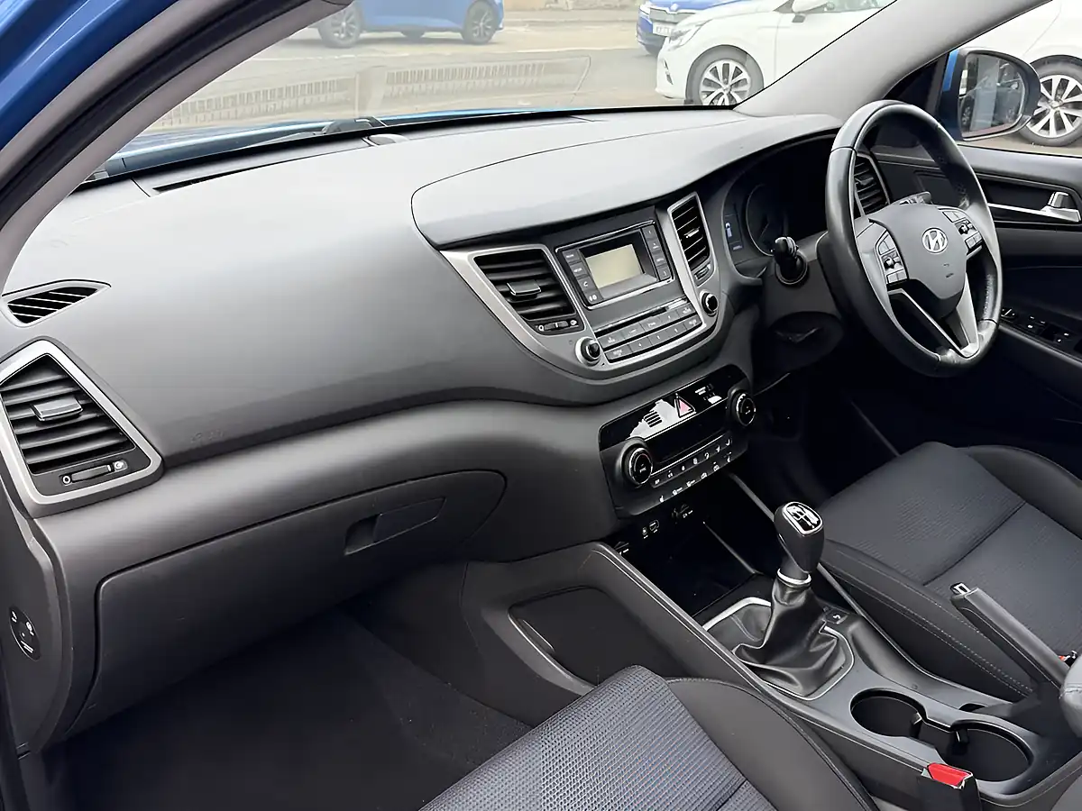Used 2018 Hyundai Tucson Se Blue - Interior and Exterior details 15