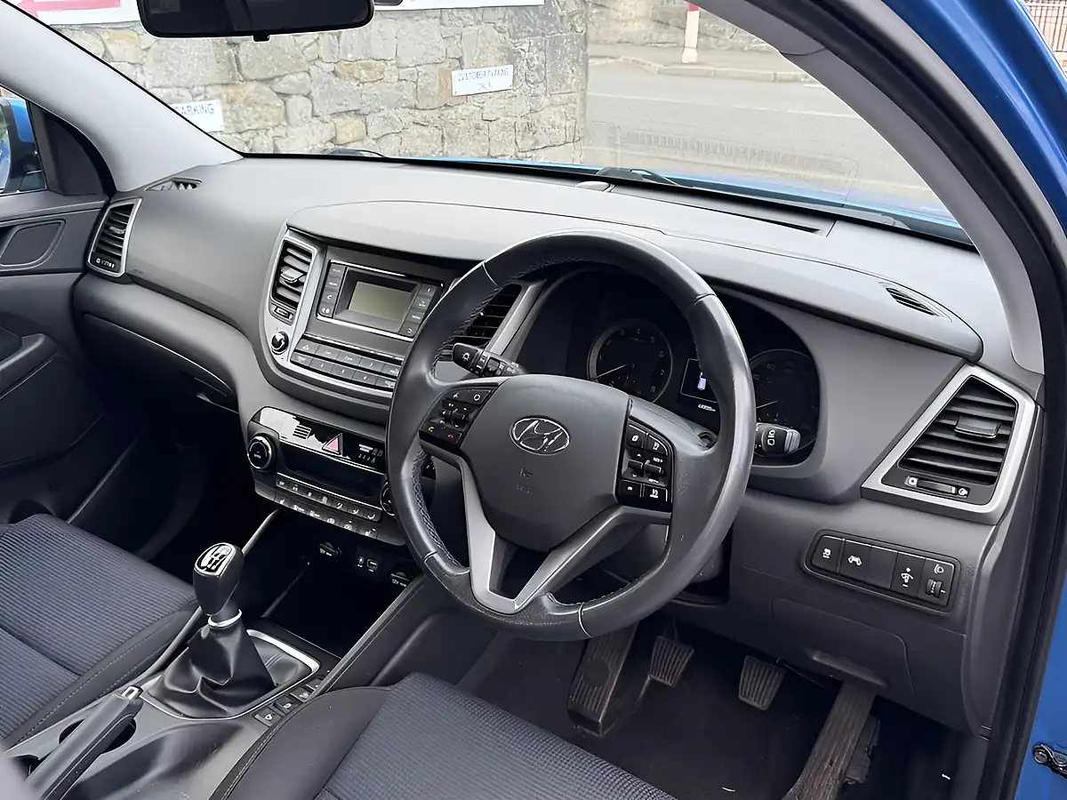 Used 2018 Hyundai Tucson Se Blue - Interior and Exterior details 6
