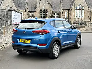 Used 2018 Hyundai Tucson Se Blue - Interior and Exterior details 9